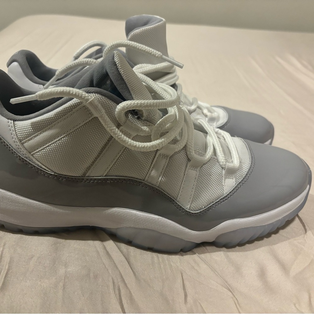 JORDAN 11 LOW/ SIZE 12. SLIGHTLY WORN/ NO BOX